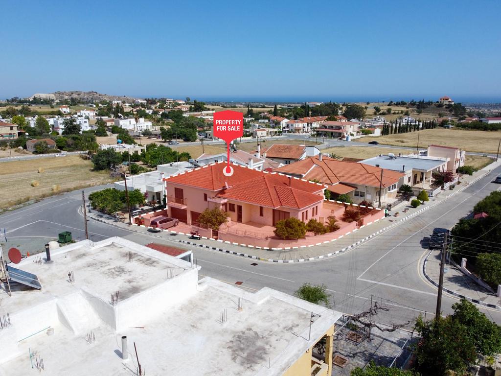 Detached house-Anafotida-PR39896