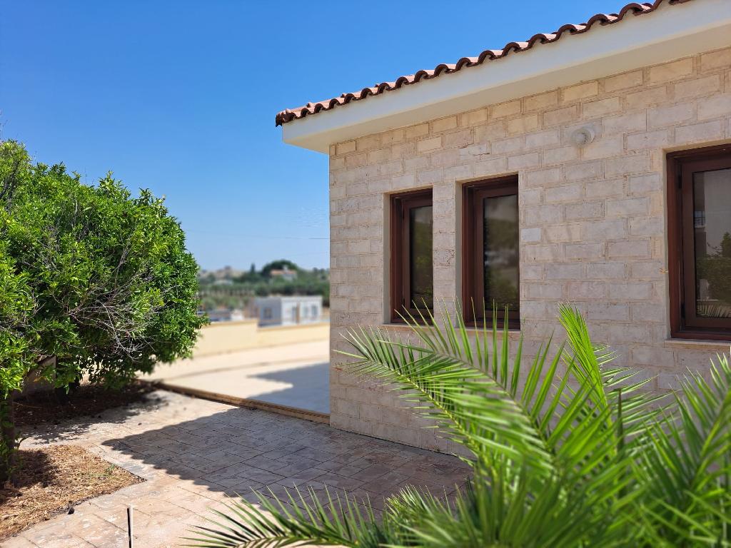 Detached house-Anafotida-PR39896