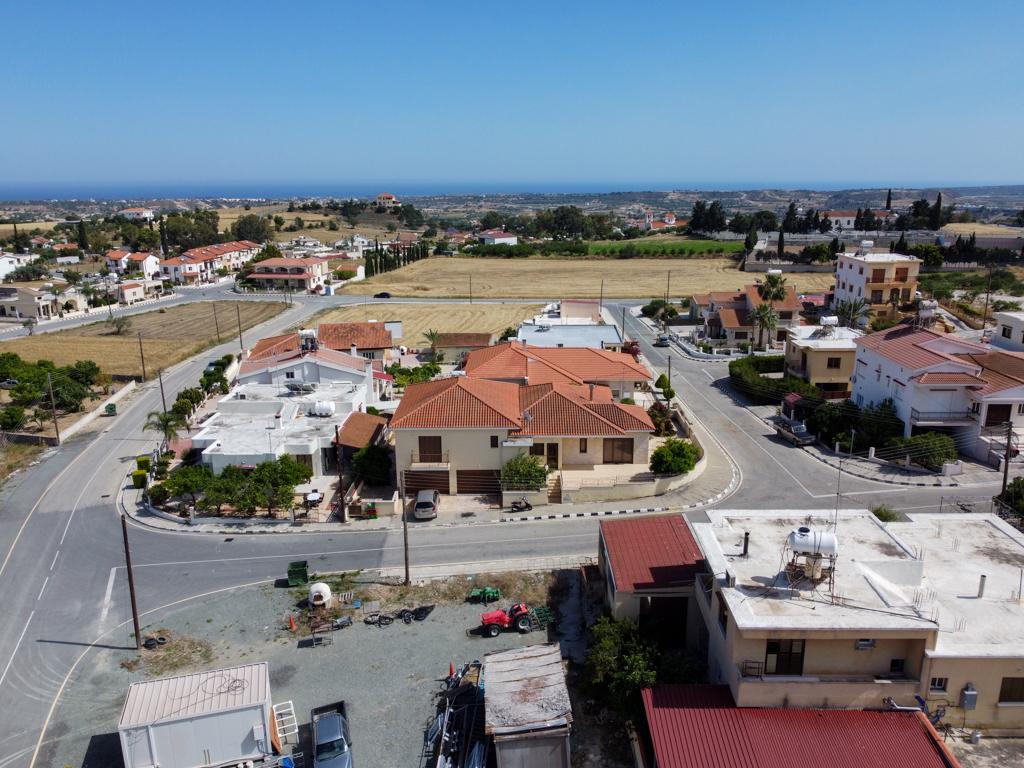 Detached house-Anafotida-PR39896