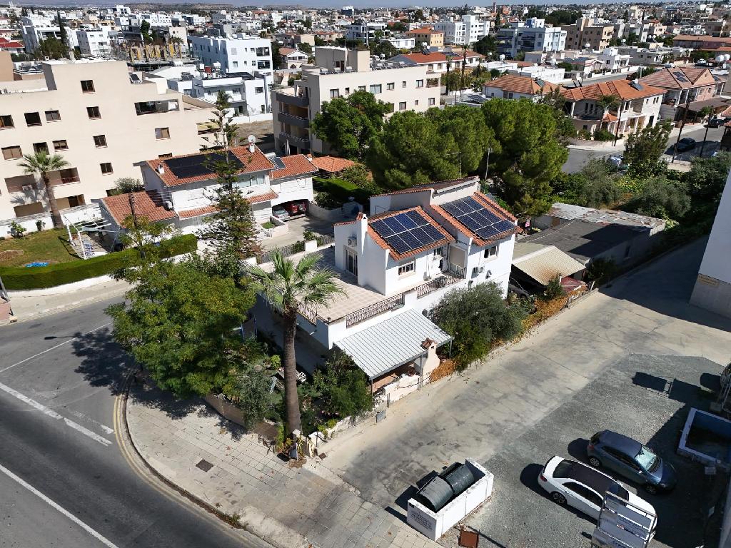 Detached house-Latsia-PR41250