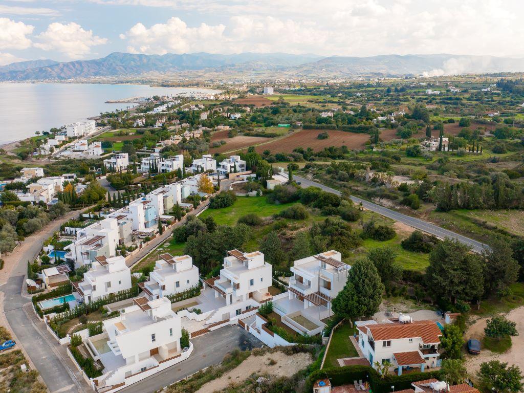 Field - Neo Chorio, Paphos