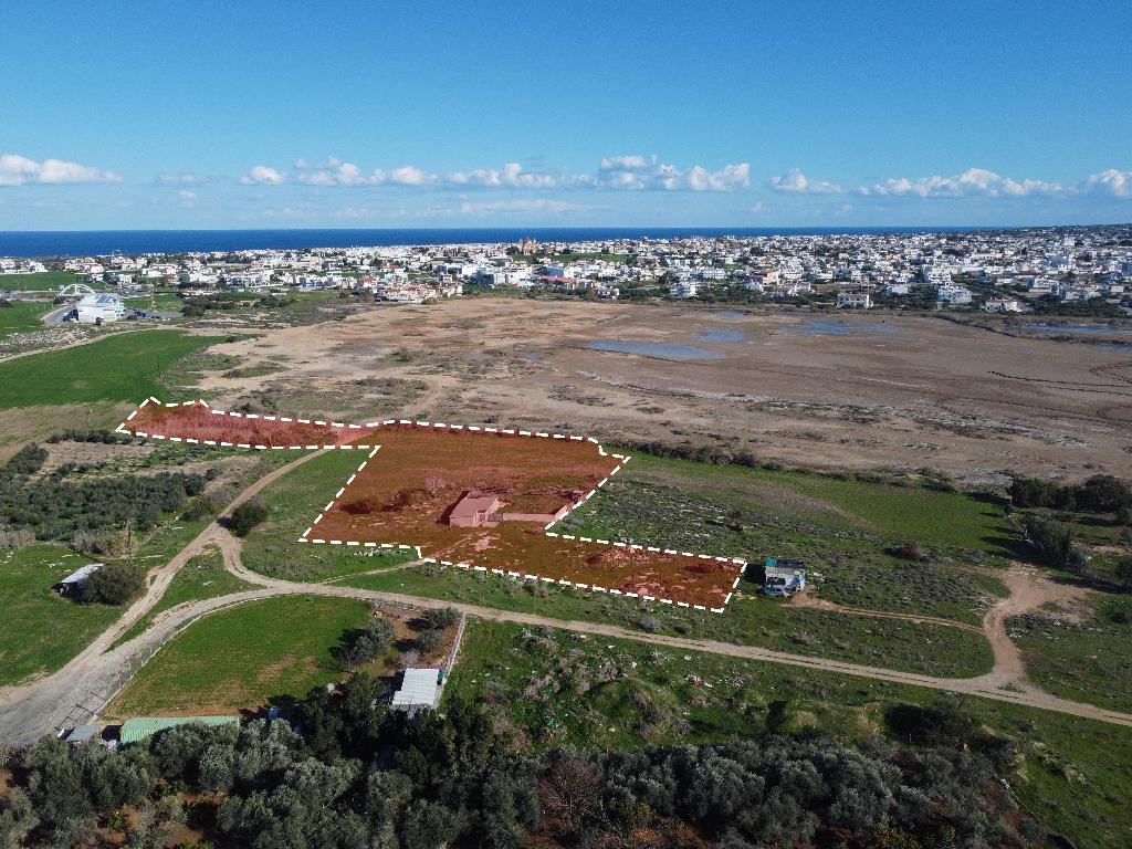 Field (Shares) - Deryneia, Famagusta