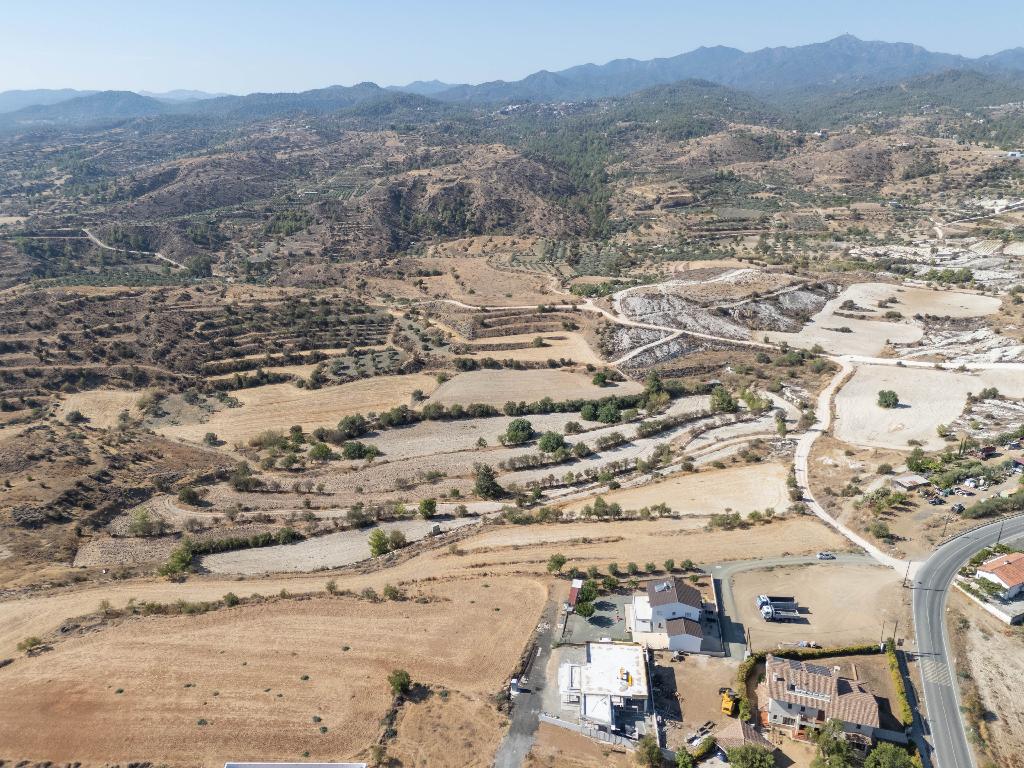 Field - Pera Oreinis, Nicosia